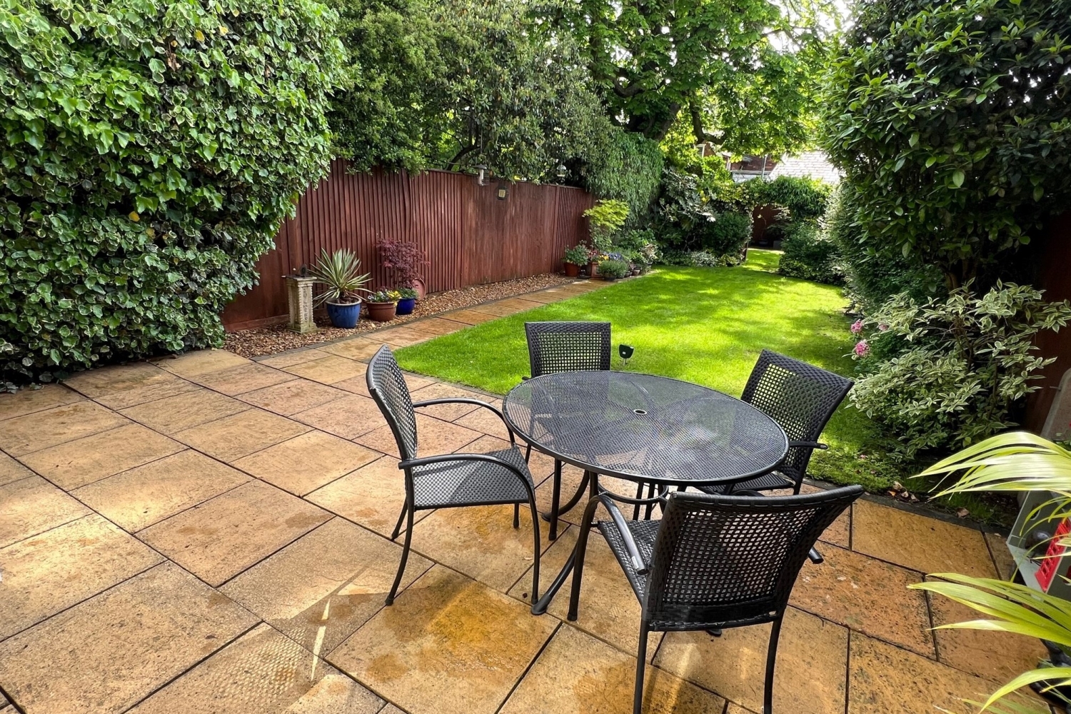 Chiltern Close, StainesuponThames, Surrey, TW18 Nevin And Wells